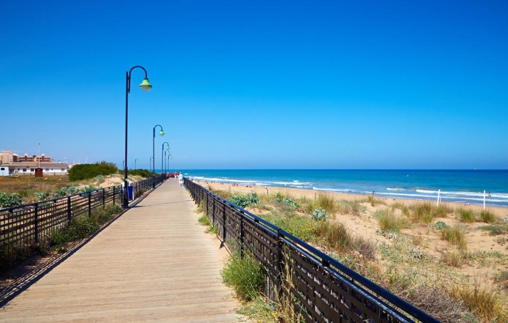 Apartment With Pool, Sea Views & Balcony Less Than 10Min Walk To La Mata Beach! Торевиеха Екстериор снимка