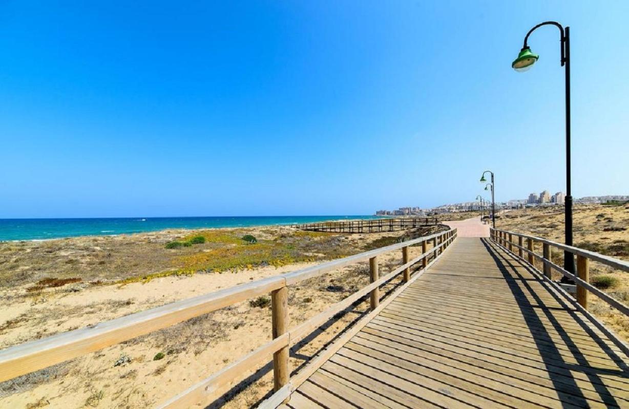 Apartment With Pool, Sea Views & Balcony Less Than 10Min Walk To La Mata Beach! Торевиеха Екстериор снимка