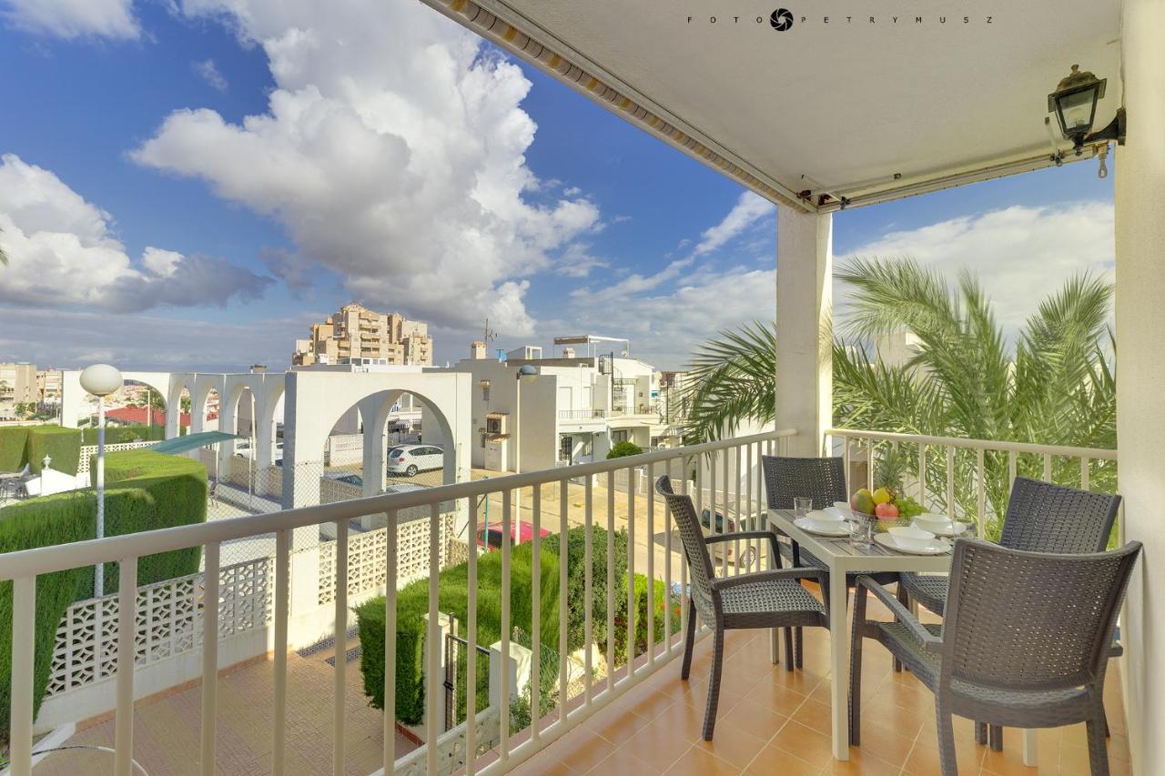 Apartment With Pool, Sea Views & Balcony Less Than 10Min Walk To La Mata Beach! Торевиеха Екстериор снимка