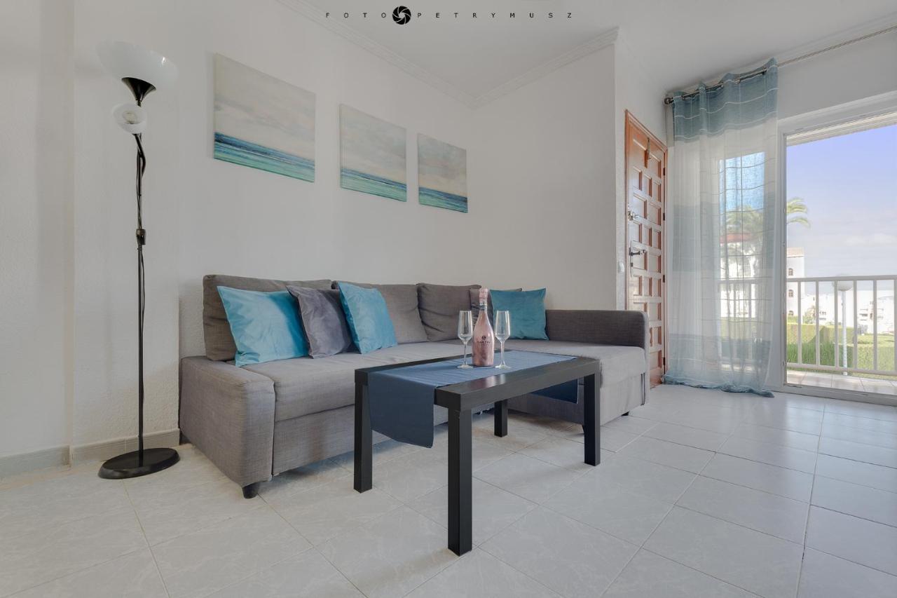 Apartment With Pool, Sea Views & Balcony Less Than 10Min Walk To La Mata Beach! Торевиеха Екстериор снимка